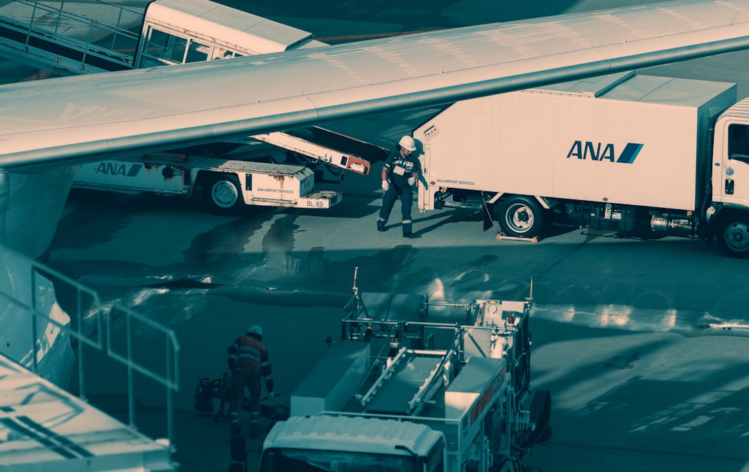 Coordinating Ground Crews When Three Departures Push at Once